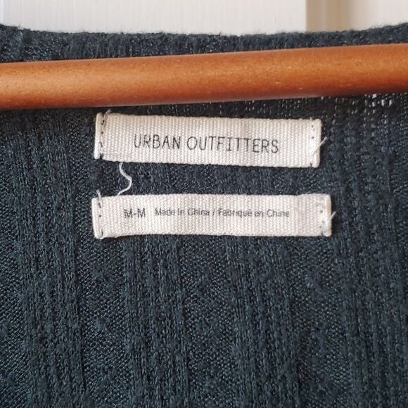 URBAN OUTFITTERS DARK GREEN CROPPED BABYDOLL TOP PUFF SLEEVES V-NECK KNIT MEDIUM - Picture 2 of 8